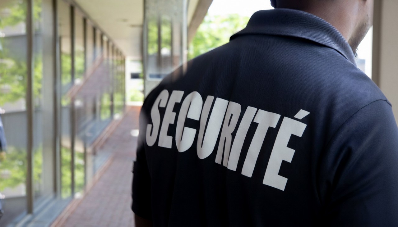 Agent de sécurité privée pour hôpital et centre médical : la sûreté thérapeutique